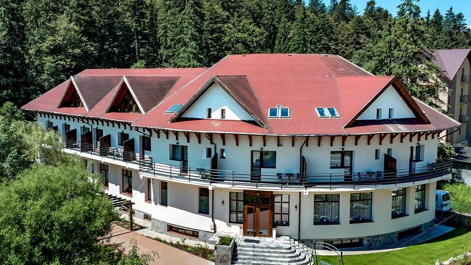 Pensiune / hotel de vanzare / parteneriat, Predeal, Brasov - Poză 1