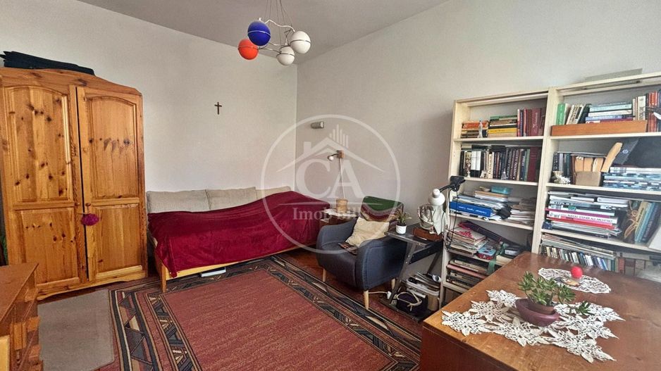 Apartament de vanzare cu 3 camere in zona Dacia Oradea - Poză 2
