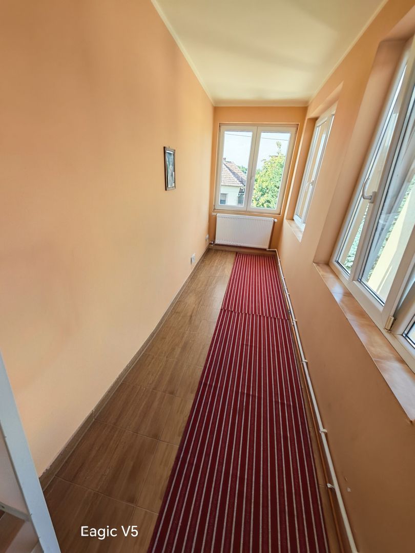 Casă cu teren generos Ghiroda vatra veche - Poză 9