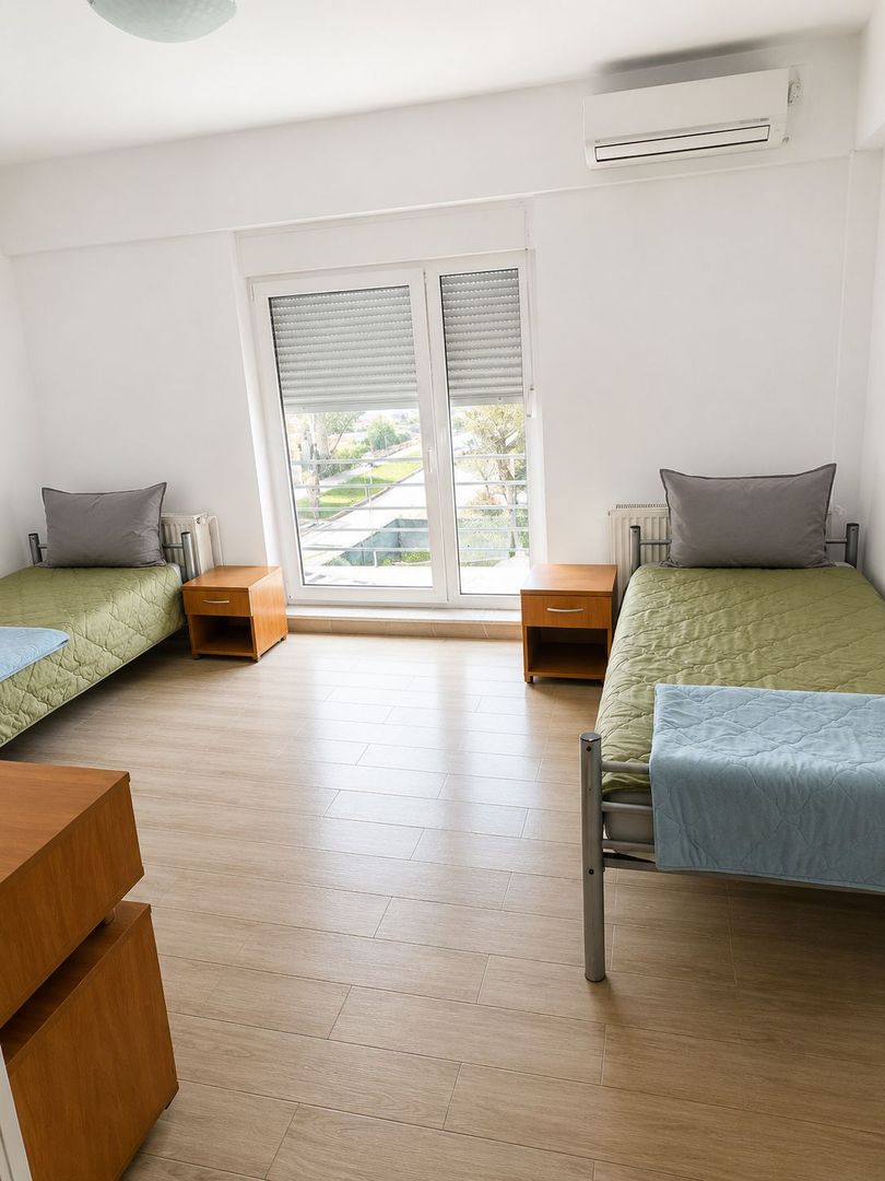 Vand pensiune angajati 15 camere strada Mures - Poză 5