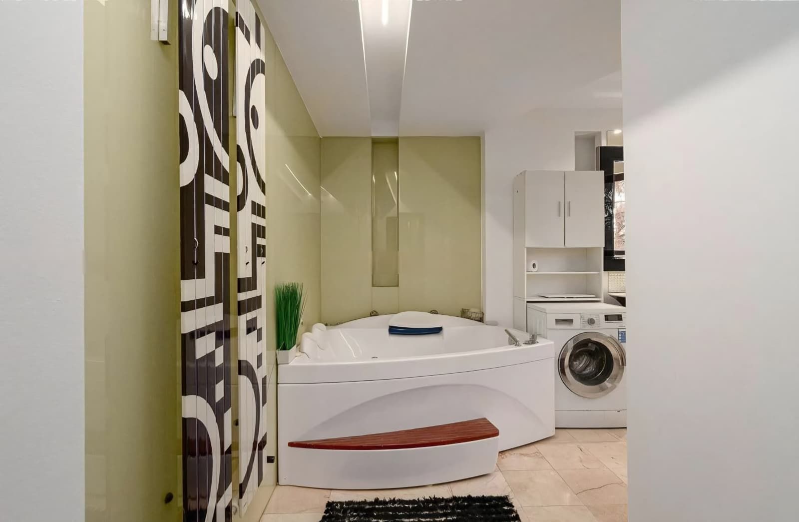 VILA ELEGANTA 5 CAMERE CU CURTE SI TERASA || EROU IANCU NICOLAE- PIPERA - Poză 31