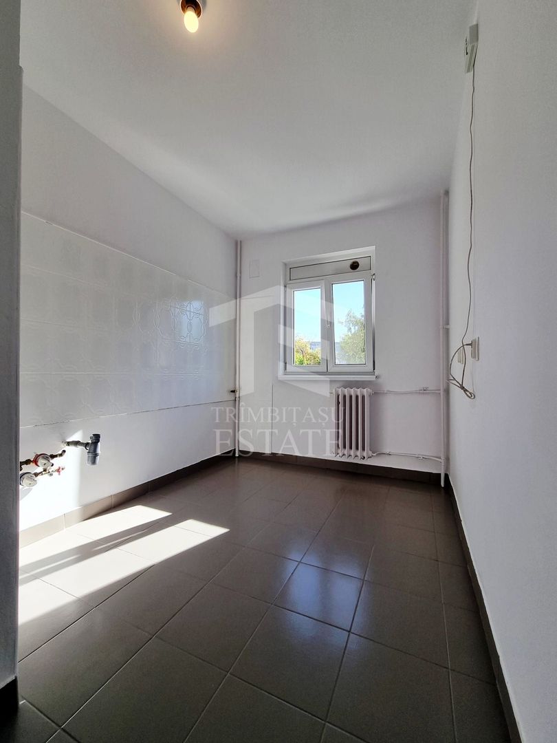 MILITARI LUJERULUI METROU 2 Camere Etaj 2din4 Bloc Reabilitat Termic - Poză 15
