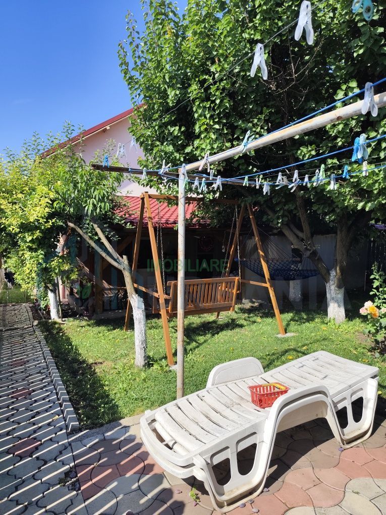 Vilă în Valea Adâncă, 5 camere, la 800 m de Aleea Tudor Neculai – Dormitor la parter - Poză 2