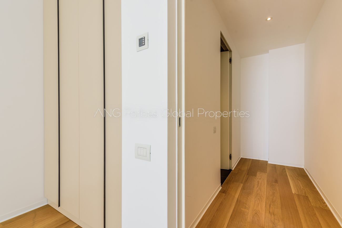 Apartamentul de la Malul Mării – Eleganță Contemporană în Inima Stațiunii - Poză 19
