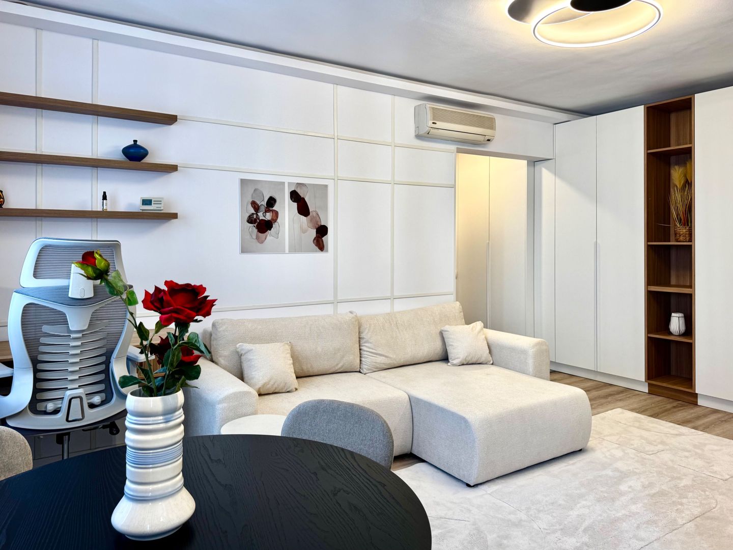 Apartament cu stil, eleganță și energie vibrantă, în Piața Victoriei - Poză 4