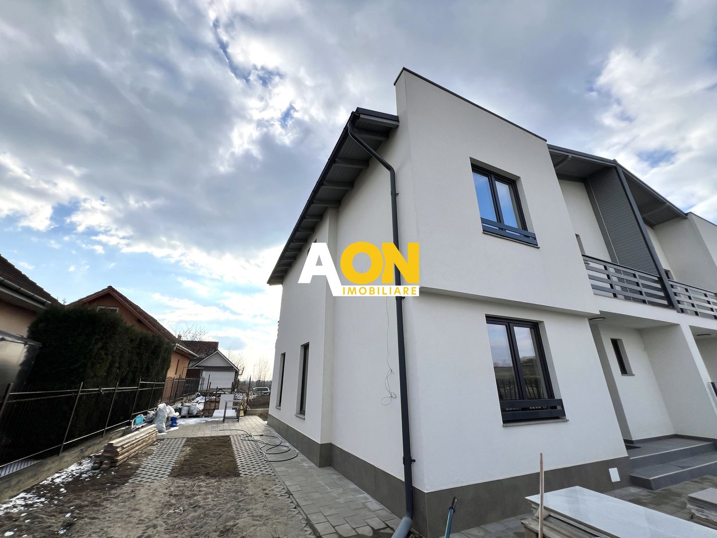 Casa moderna cu finisaje de calitate, 4 camere, 3 bai, 132 MP utili - Poză 1