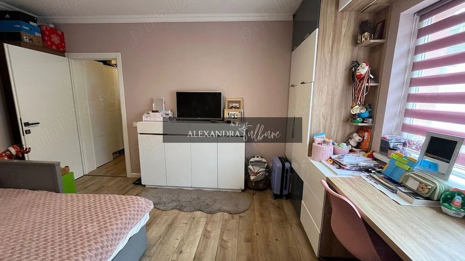 Apartament 2 camere decomandate, balcon, etaj intermediar, parcare - Poză 2