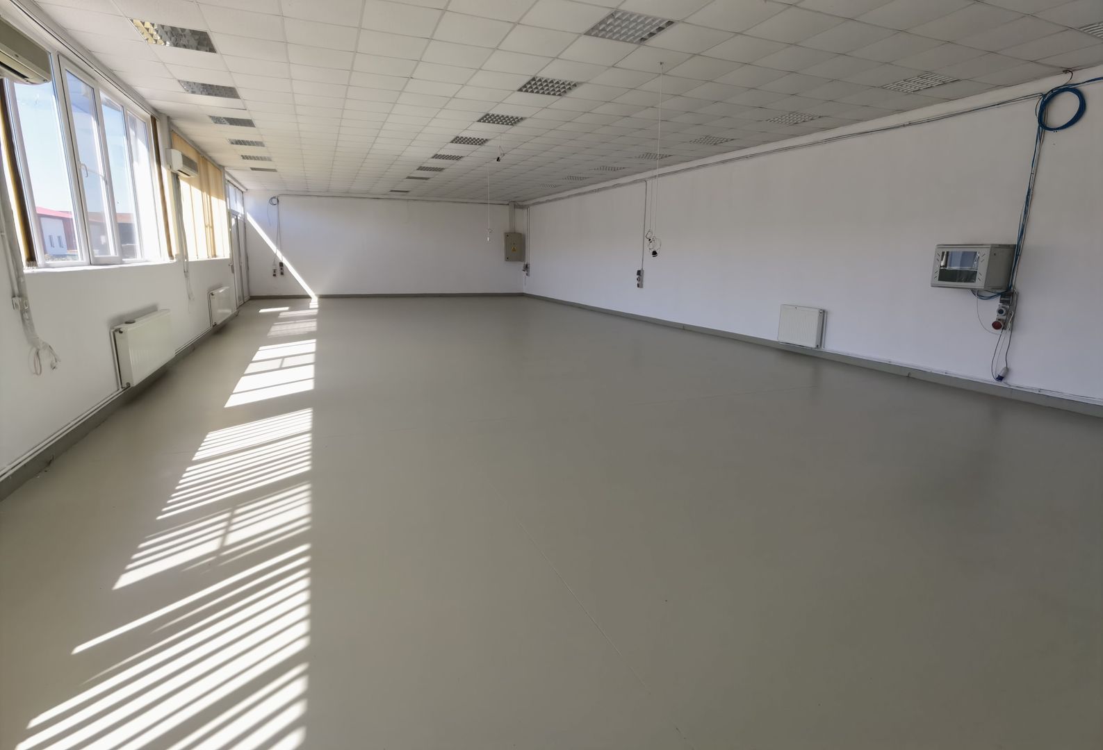 Proprietate industriala  la 35 km de TM - Poză 49