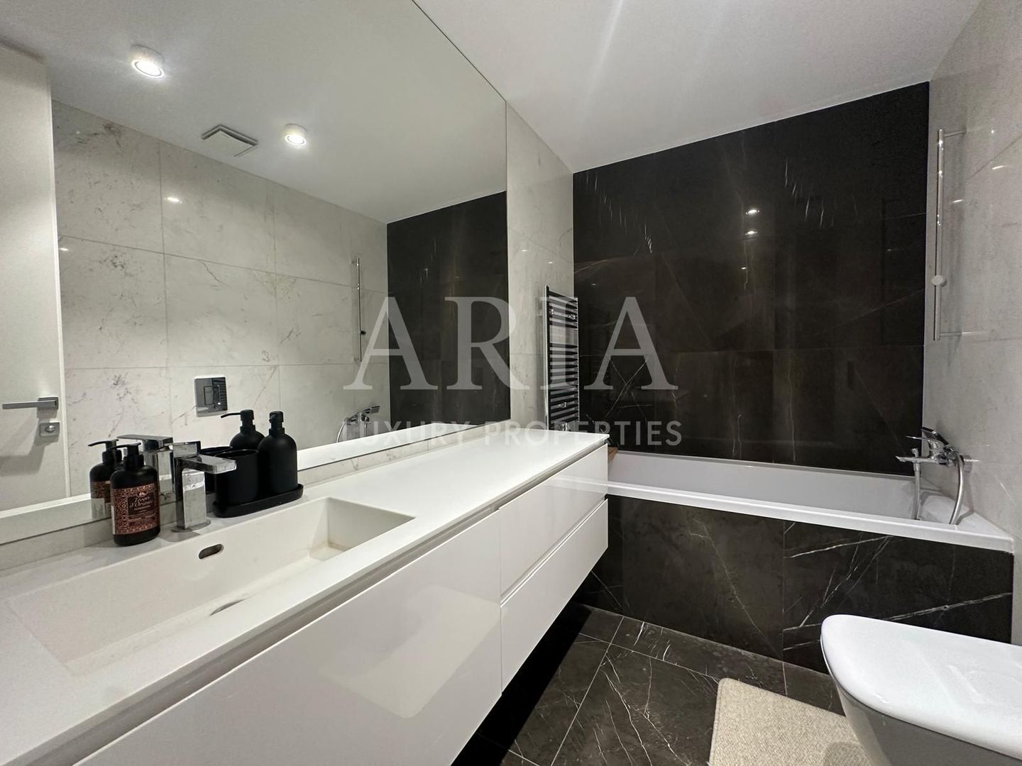 One Charles de Gaulle 4 camere | DUPLEX | 2 locuri de parcare in subteran - Poză 16