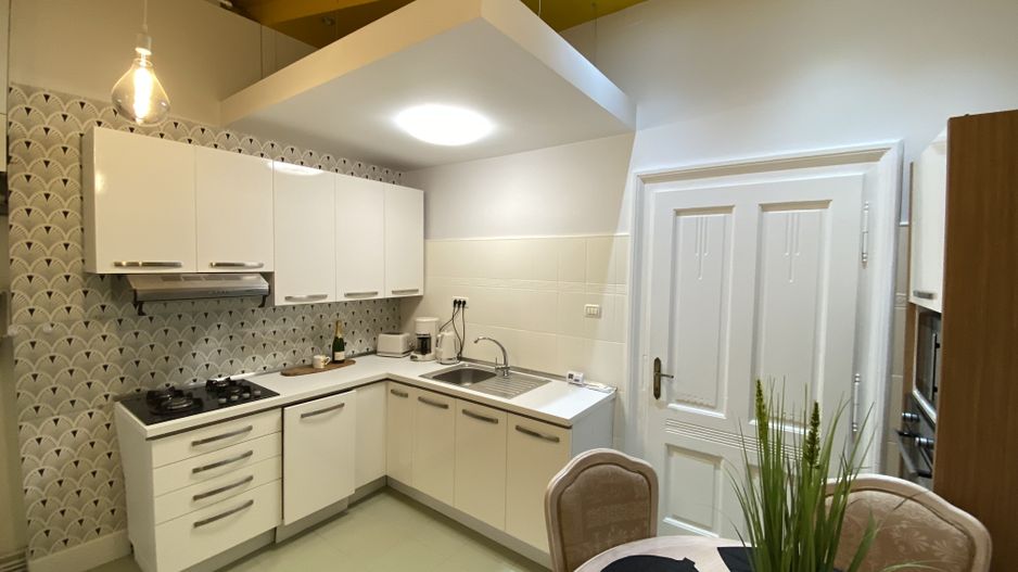 Cladire Istorica, 4 camere, 134 mp, Renovat, Zona Sinaia, Comision 0% - Poză 7