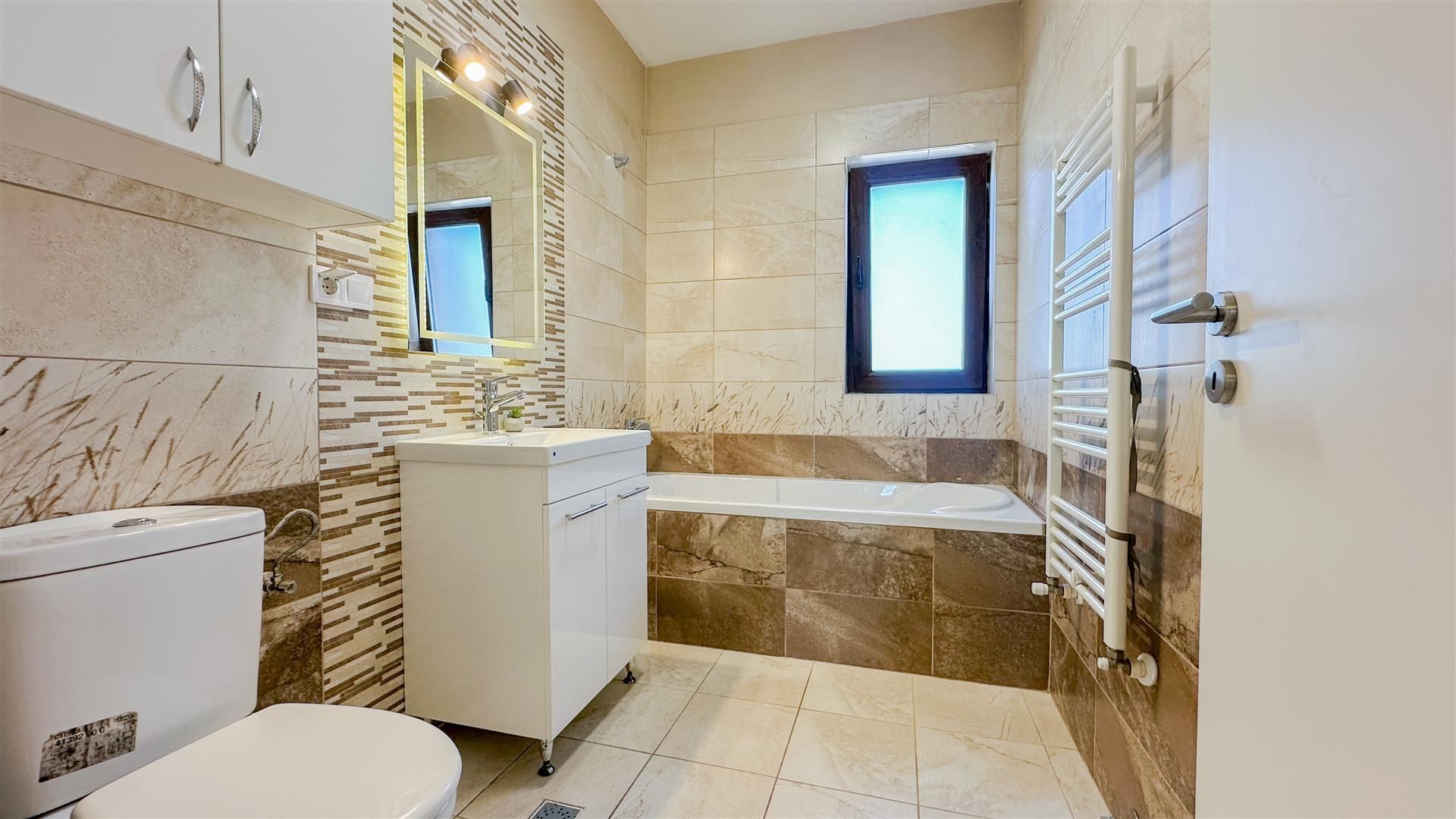 Apartament 2 camere | Modern | Parcare proprie | Mall Sanpetru - Poză 7