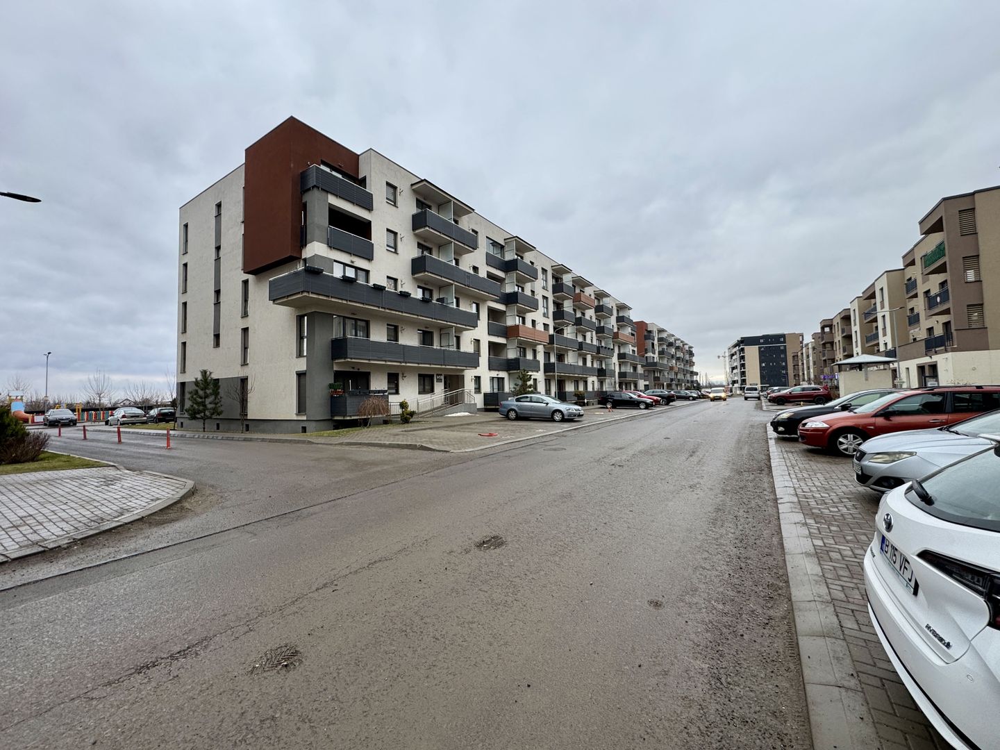 Apartament cu 2 camere, decomandat, in Tractorul - Poză 14