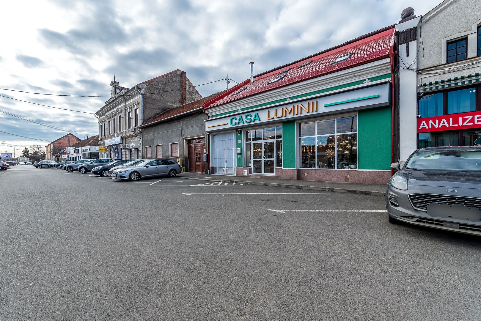 3 surse de venit într-o SINGURĂ proprietate de 950 mp în Aradul Nou - Poză 1