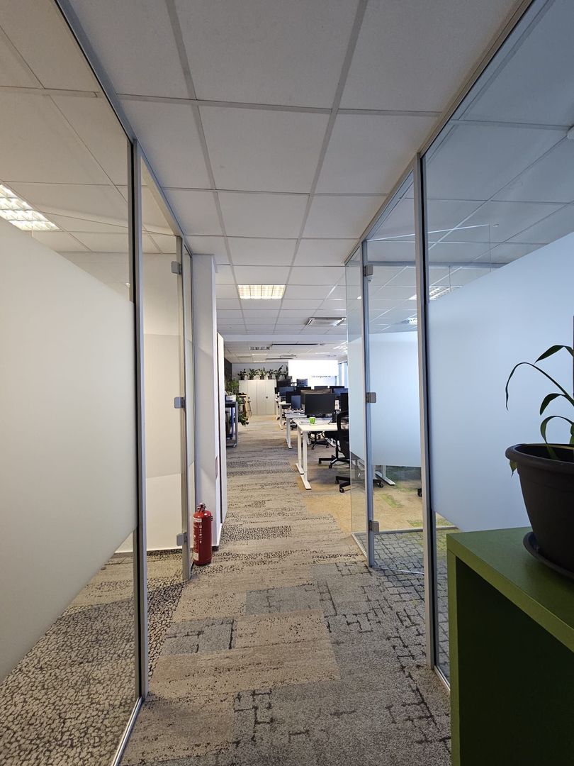 Spatiu de birouri  de inchiriat - Poză 12