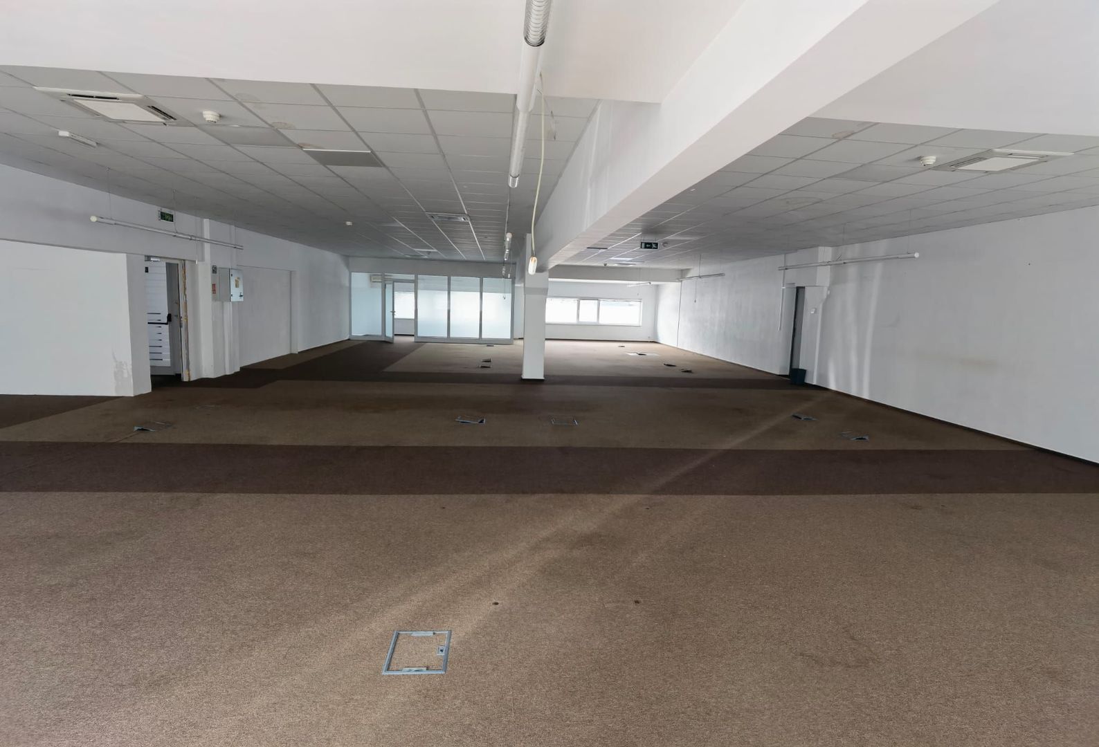 Spatii birouri/servicii - Poză 22