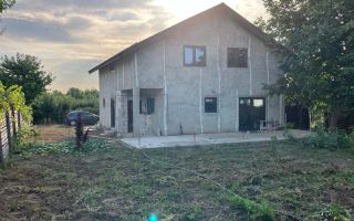 Casă de vânzare în Valea Ursului, Iași – 4 dormitoare, 2 băi, acces din strada principală - Poză 1