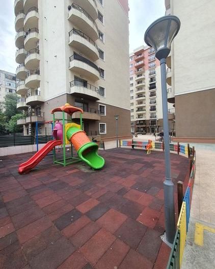 Apartament 3 camere lux, curte proprie 120 mp, parcare, piscină, pet friendly - Poză 3