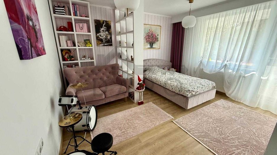 Apartament cu 2 camere, decomandat, etajul 3, complet renovat, ideal pentru locuit sau investiție, situat in cartierul Tudor, str Moldovei. - Poză 1