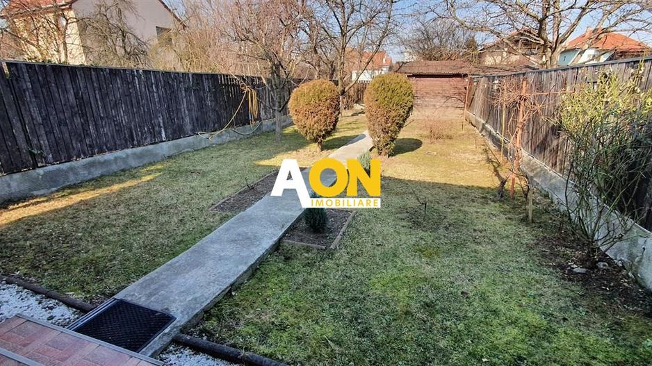 1/2 Duplex 4 camere cu garaj 462 mp teren la asfalt zona Centru - Poză 4