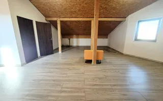 Casă de închiriat Otopeni zona centrală | Curte proprie | Parcare - Poză 12