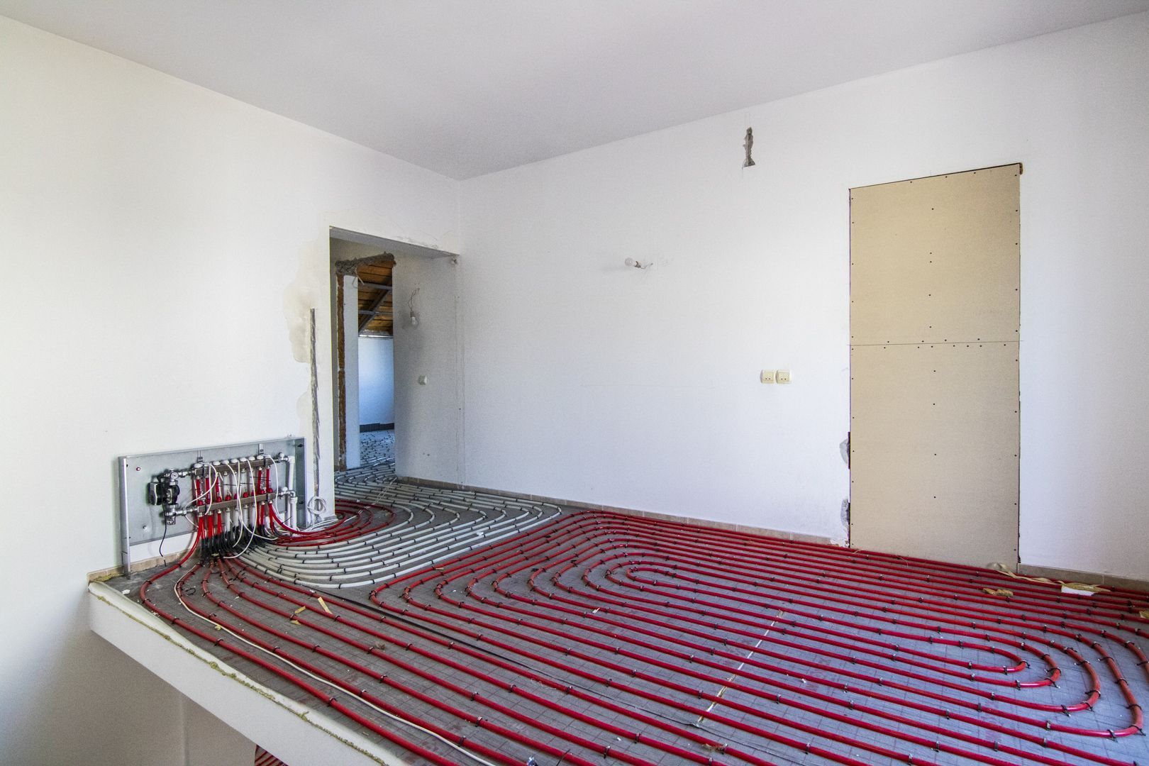 COMISION 0%, MILITARI- ROSU, CASA INDIVIDUALA, 6  CAMERE, 3 BAI,  P+1,  271 MPU. - Poză 26