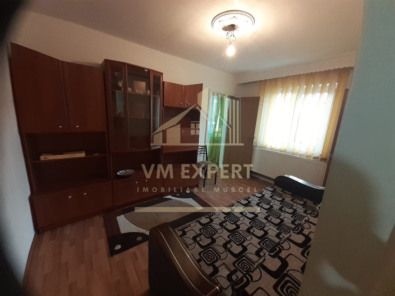 APARTAMENT 3 CAMERE ETAJ 2 ROTUNDA  CAMPULUNG - Poză 5