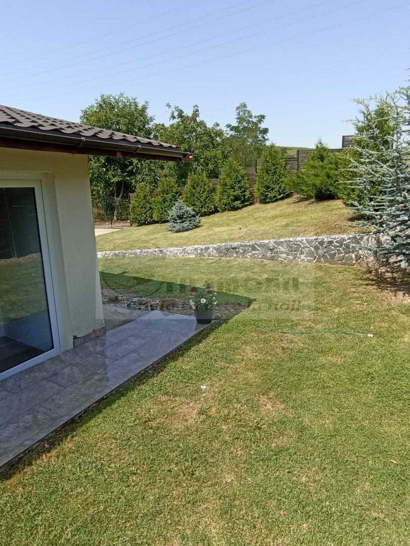 Casa de vanzare in zona linistita - 125.000 euro - Poză 1