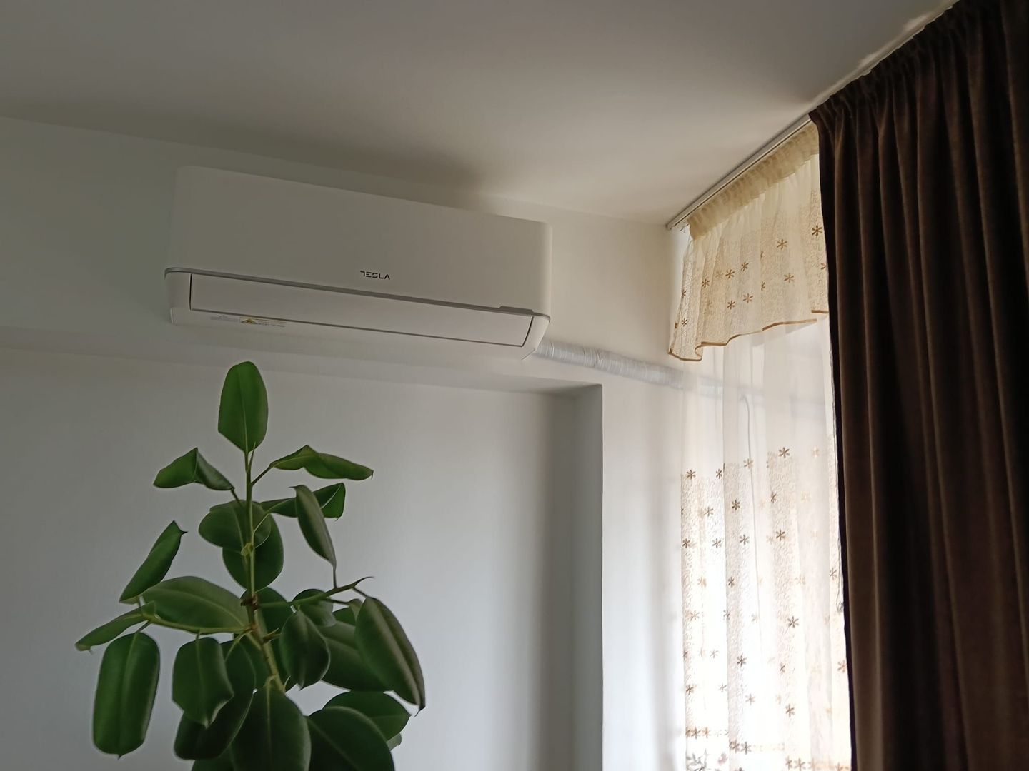De inchiriat apartament spatios cu vedere la Dunare , etaj 5, 500 euro - Poză 2