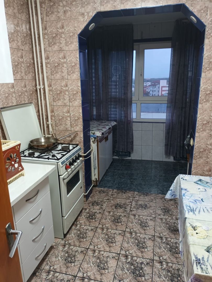 apartament 3 camere decomandat,metrou  zona Trapezului - Poză 2