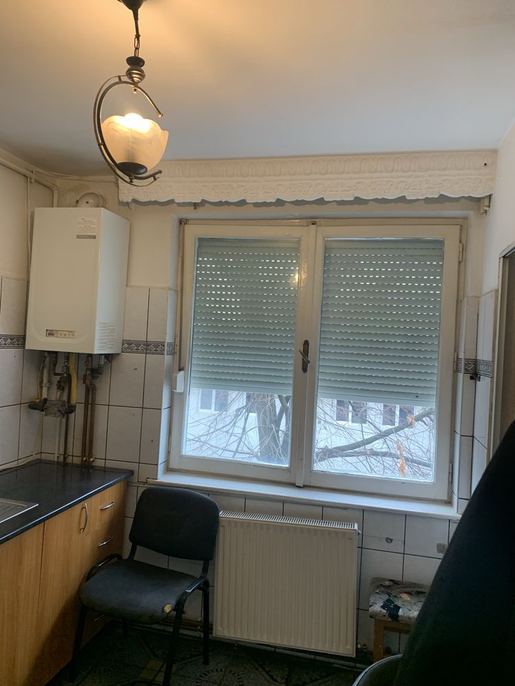 BRASADAS vinde ap 2 cam etaj 2/4 zona CENTRALA. - Poză 8