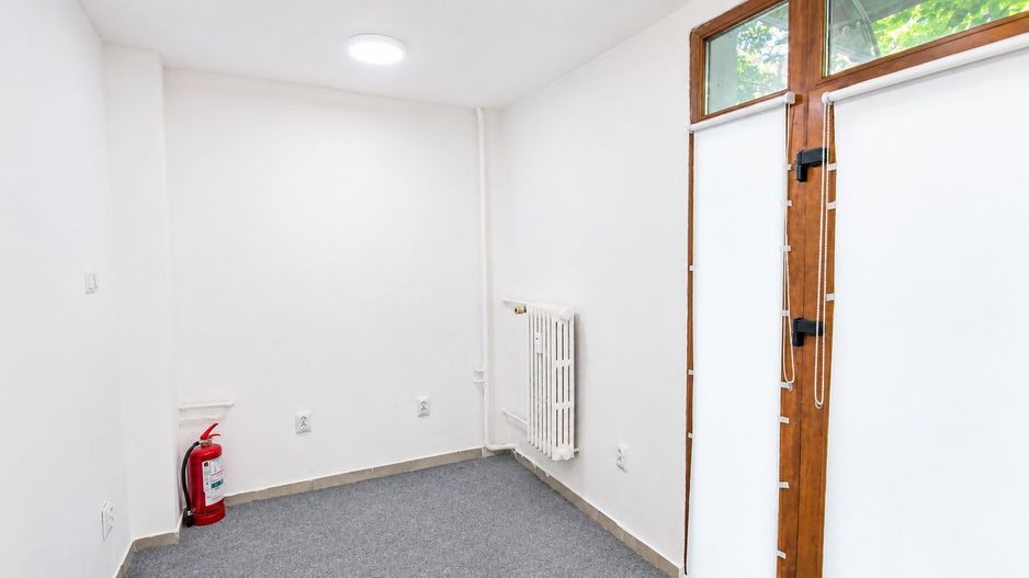Spatiu comercial/birou 32 mp parter Tatarasi 56000 euro - Poză 1