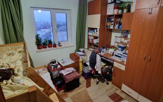 3 Camere Decomandat- Etaj intermediar+ Loc de parcare- Zona Alexandru cel Bun - Poză 2