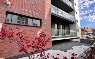 Apartament Premuim 3 camere Sibiu central, boxa si garaj  - Poză 1