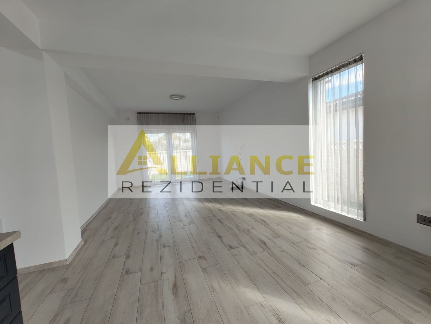 Casa individuala - 3 camere-Teren 375 mp-PANOURI SOLARE - Poză 13