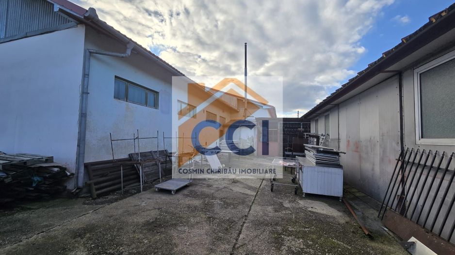 Se oferă spre vânzare / închiriere clădire cu spațiu comercial - Poză 6