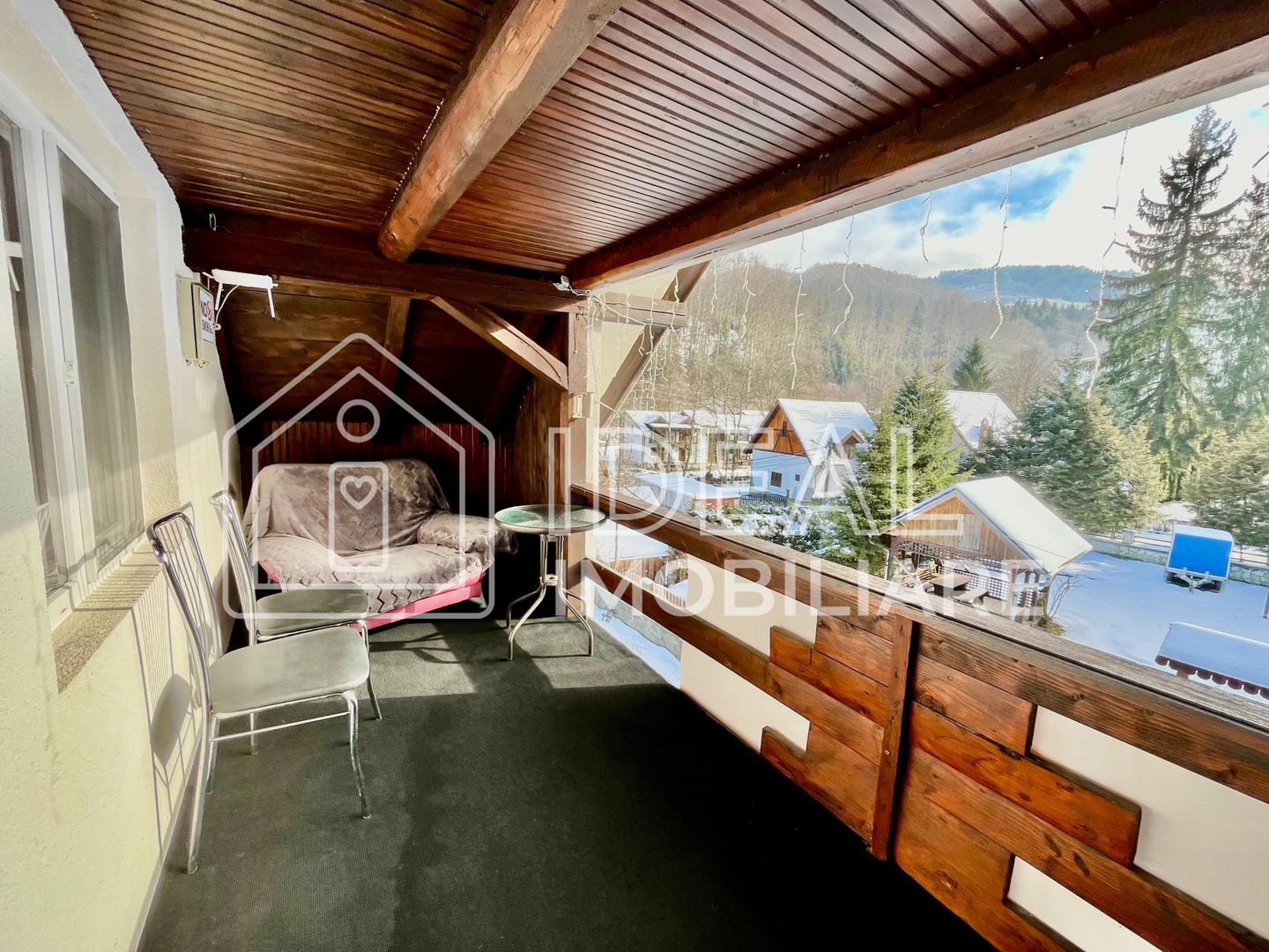 Pensiune de vânzare în Cârțișoara – investiție turistică la poalele munților - Poză 17