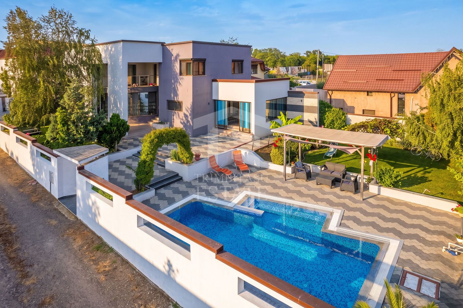 Vilă 342 mp cu piscină și 800 mp teren / 4 dormitoare / Pleașa - Poză 16