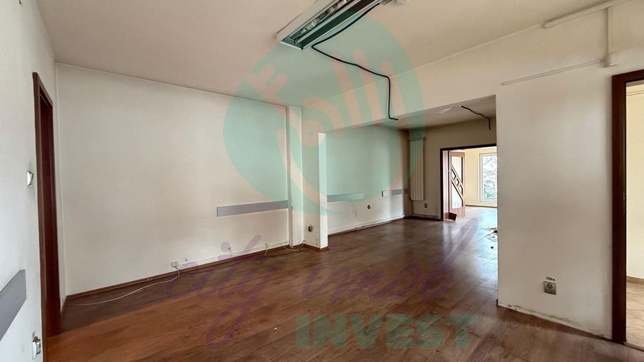 Imobil mixt renovat 184 mp | Locuință / birou / showroom | Zonă centrală Carol - Poză 2