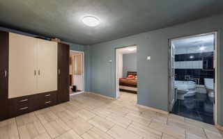 Casă renovată 2022, 3 camere, 1034 mp teren, încălzire în pardoseală - Poză 9