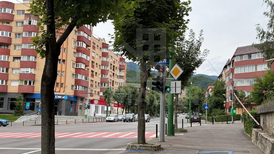 Spatiu Comercial-Bld Muncii 40-Fix in intersectie-Zona buna-Liber - Poză 2