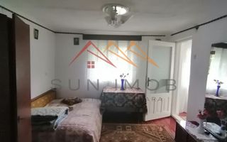 Casa rustica 3 camere, 4000 mp teren, cabana din lemn, pomi fructiferi - Poză 24