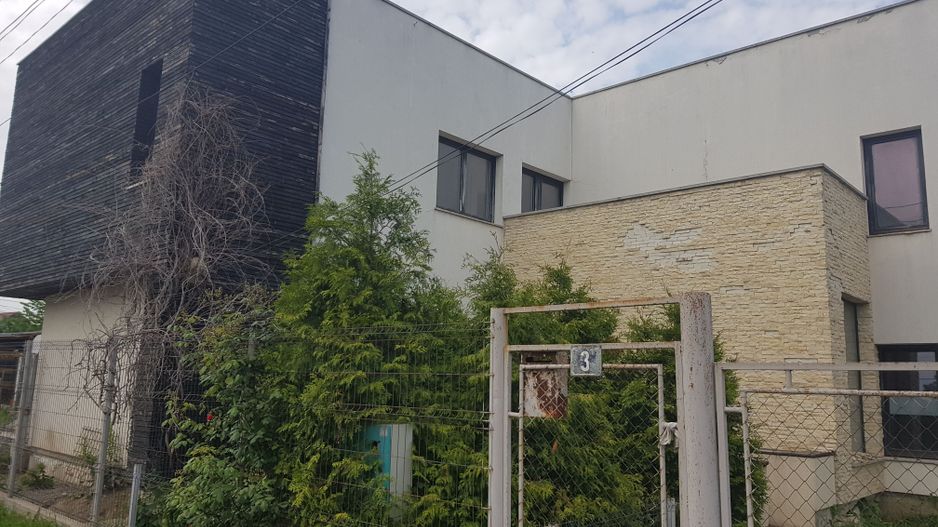 Casă Sabareni - Poză 1