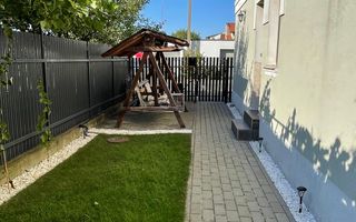 Apartament cu 2 camere, curte și loc de parcare - Poză 1