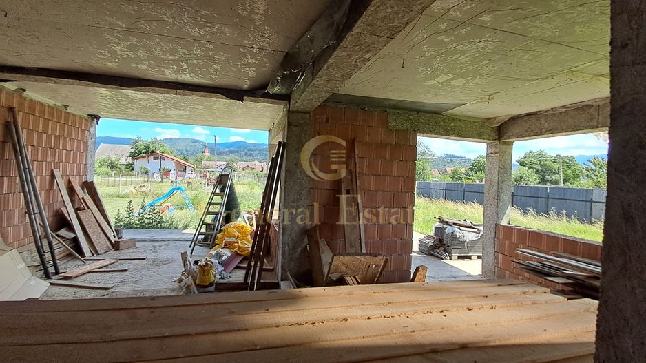 Casa moderna la rosu in Cristian - Poză 12