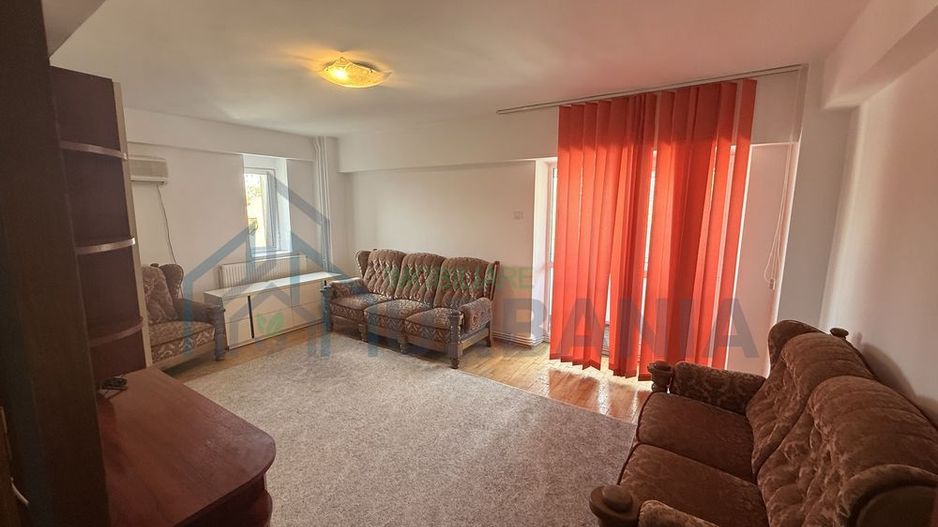 Apartament 3 camere de inchiriat, Piata Independentei, Albesti - Poză 1