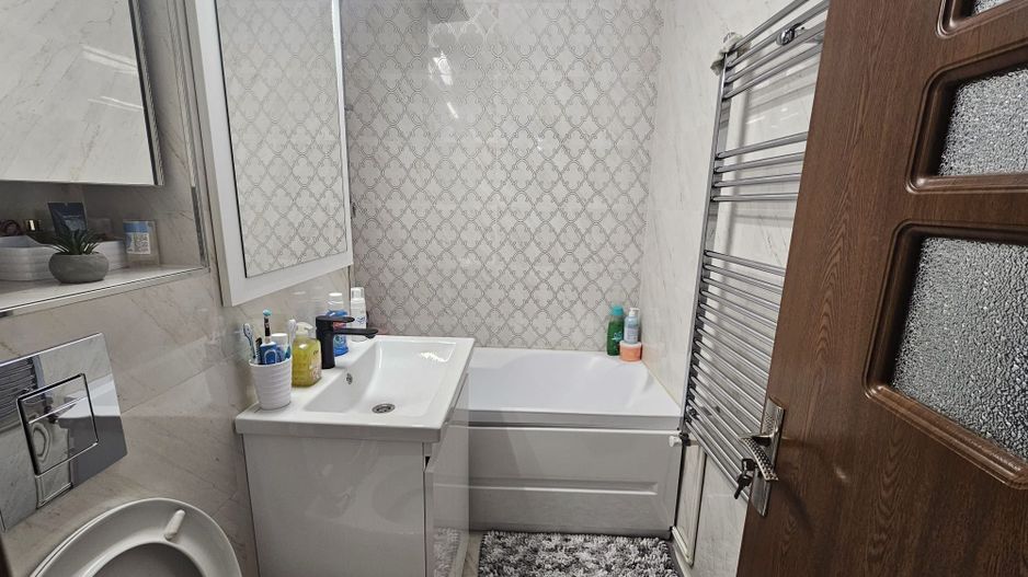 Apartament deosebit 3 camere – lux, complet mobilat, zonă excelentă - Poză 5