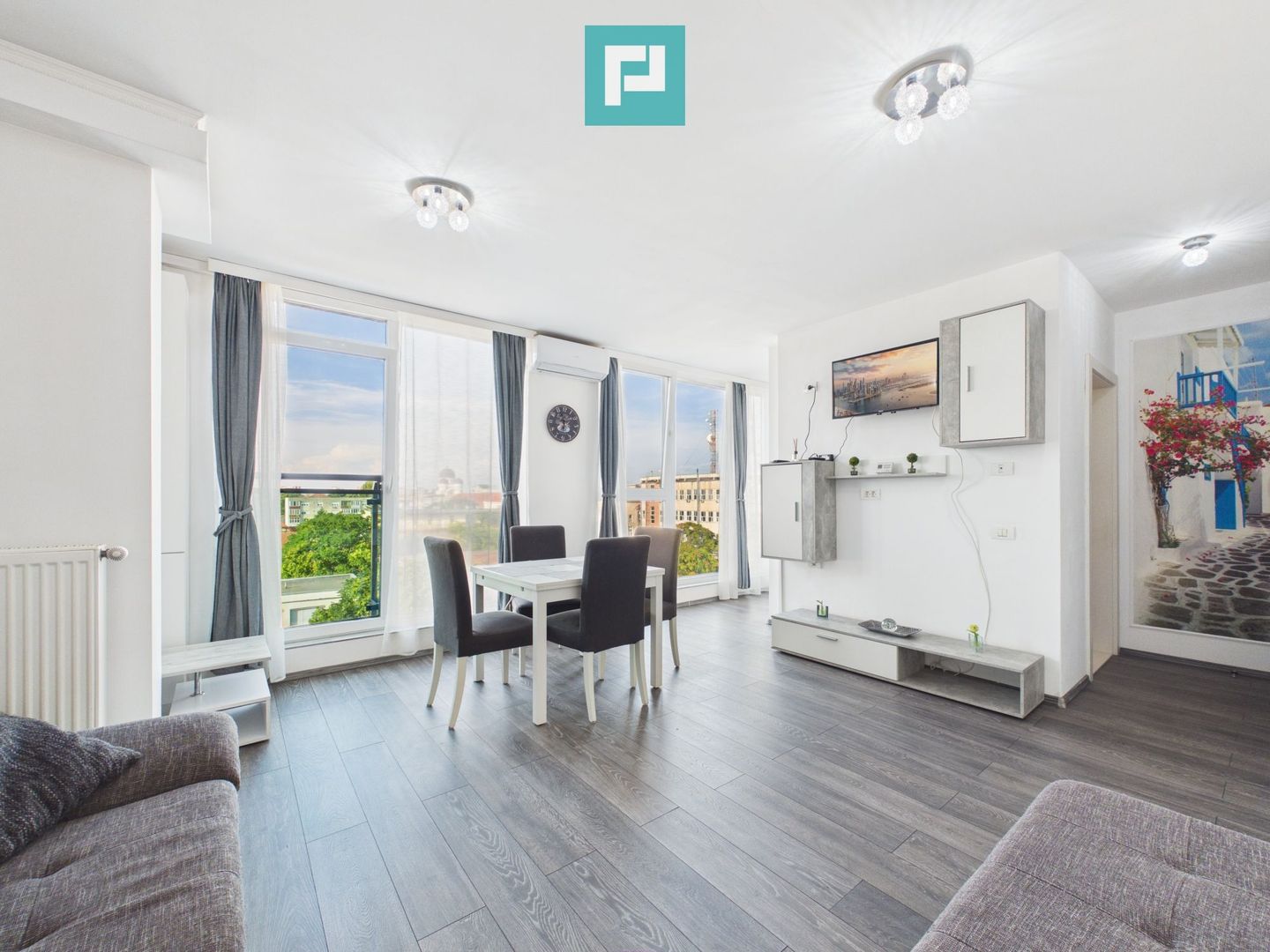 Apartament cu 2 camere la Arad Plaza - Poză 1