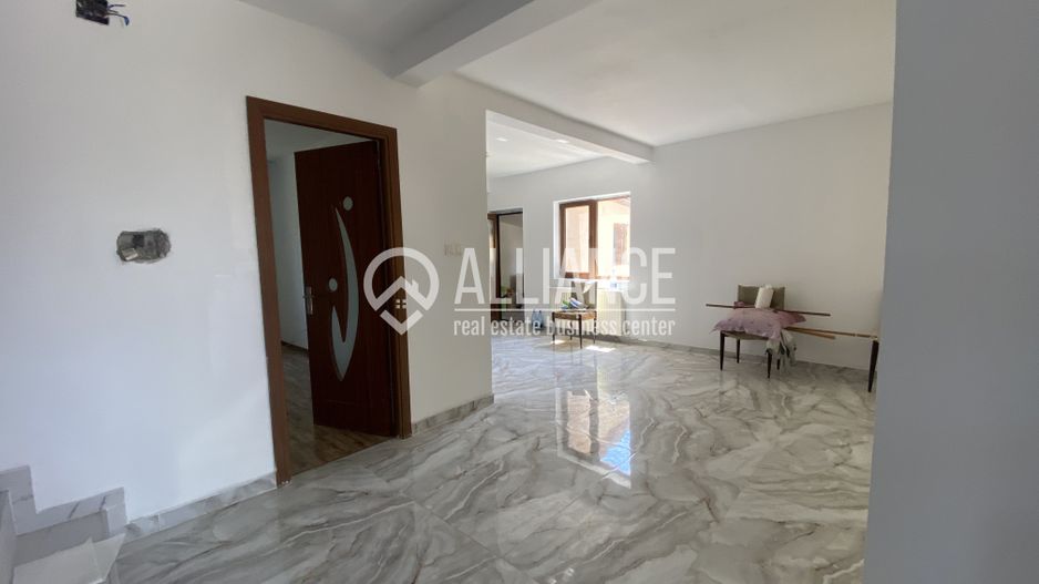 VALU LUI TRAIAN(COD 07) -Casa P+M 5 camere cu teren de 300 mp - Poză 1