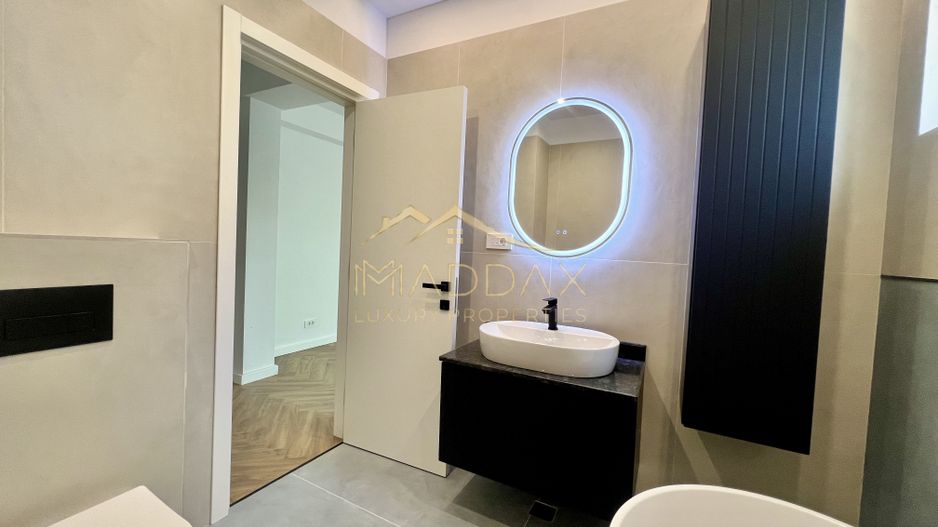 Vilă **6 camere  **451mp // Zona Iancu Nicolae - Poză 84