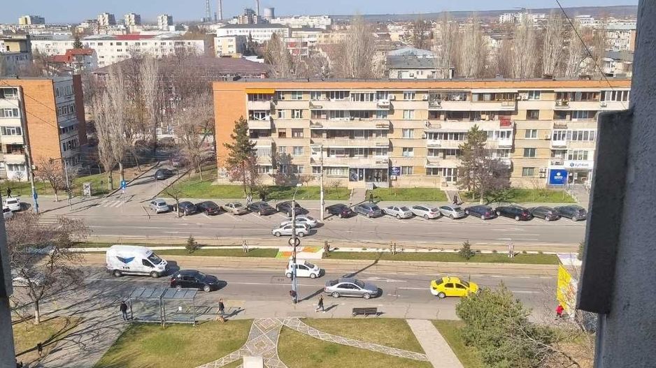 Apartament cu 4 camere zona Motor X (Rotonda) - Poză 1